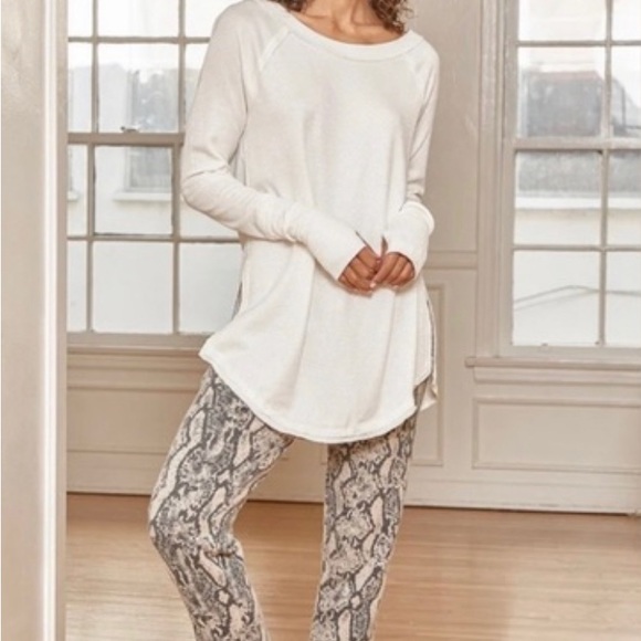 FREE PEOPLE Snowy White Thermal Waffle-knit Oversized Long Sleeve Top - Picture 4 of 12